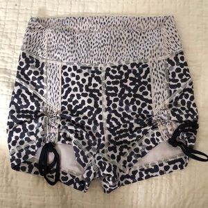LULULEMON shorts with ties
